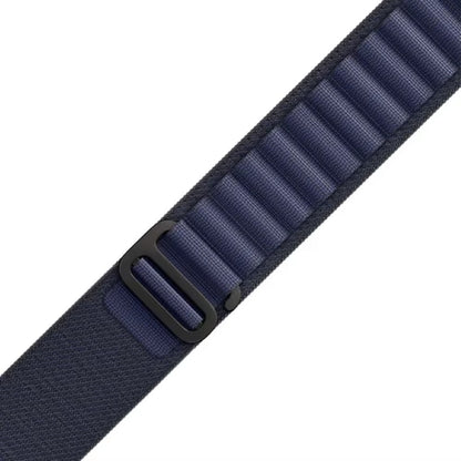 Alpine Loop Navy strap close-up G-hook